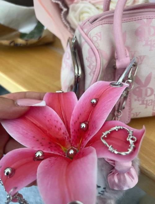 Y2K Lilien-Charm